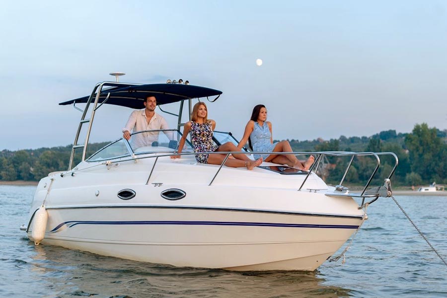 hello varázs happy day boat naplemente prosecco lányok