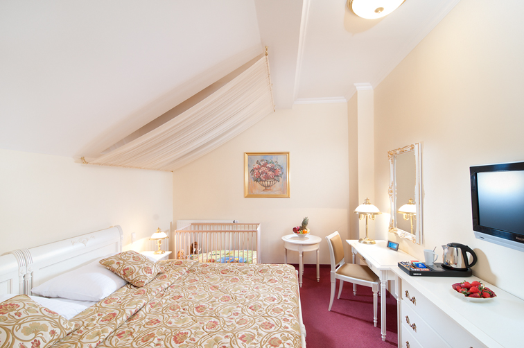 alqush-downtown-hotel-hello-kedvezmeny-praga-tv.