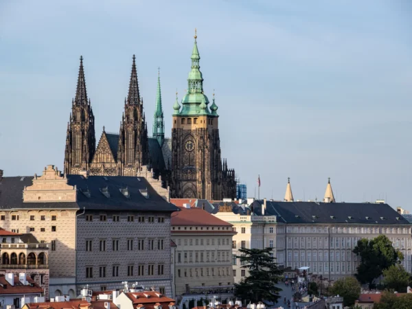 hotel-antik-prague-varoslatogatas-kettesben-torony